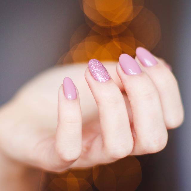 Pink manicure 939836